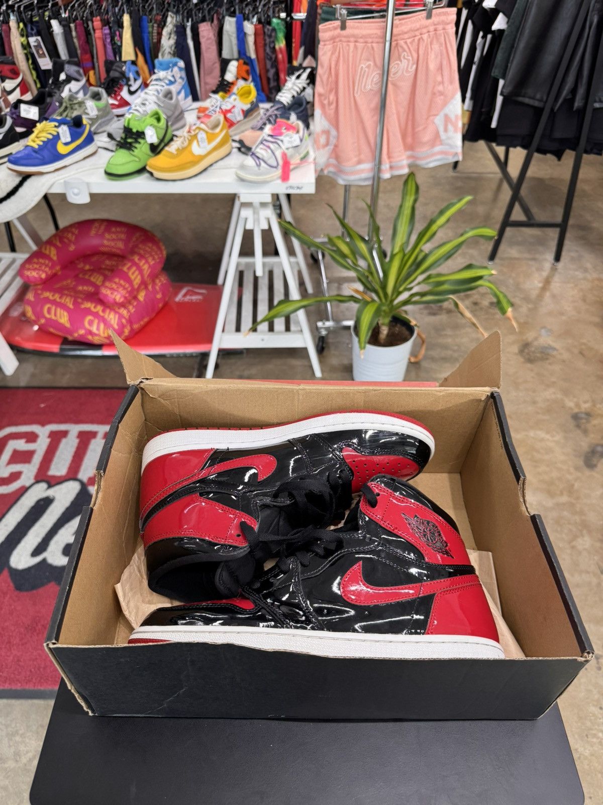 Jordan Brand Air Jordan 1 Patent Red Size 9 (2021) Size US 9 / EU 42 - 10 Thumbnail