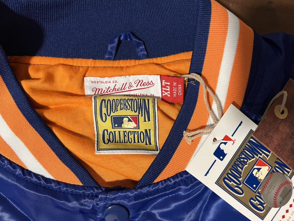 Mitchell & Ness Men's New York Mets Mitchell & Ness Satin Jacket Size XLT Size US XL / EU 56 / 4 - 4 Thumbnail