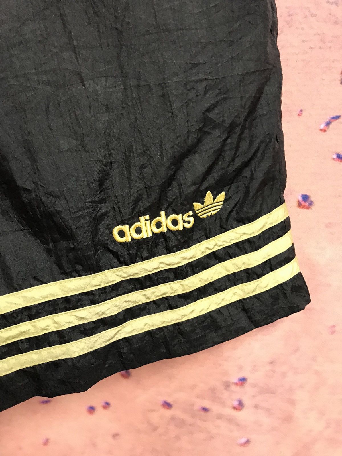 Vintage Vintage Adidas nylon shorts size L Size US 34 / EU 50 - 3 Thumbnail