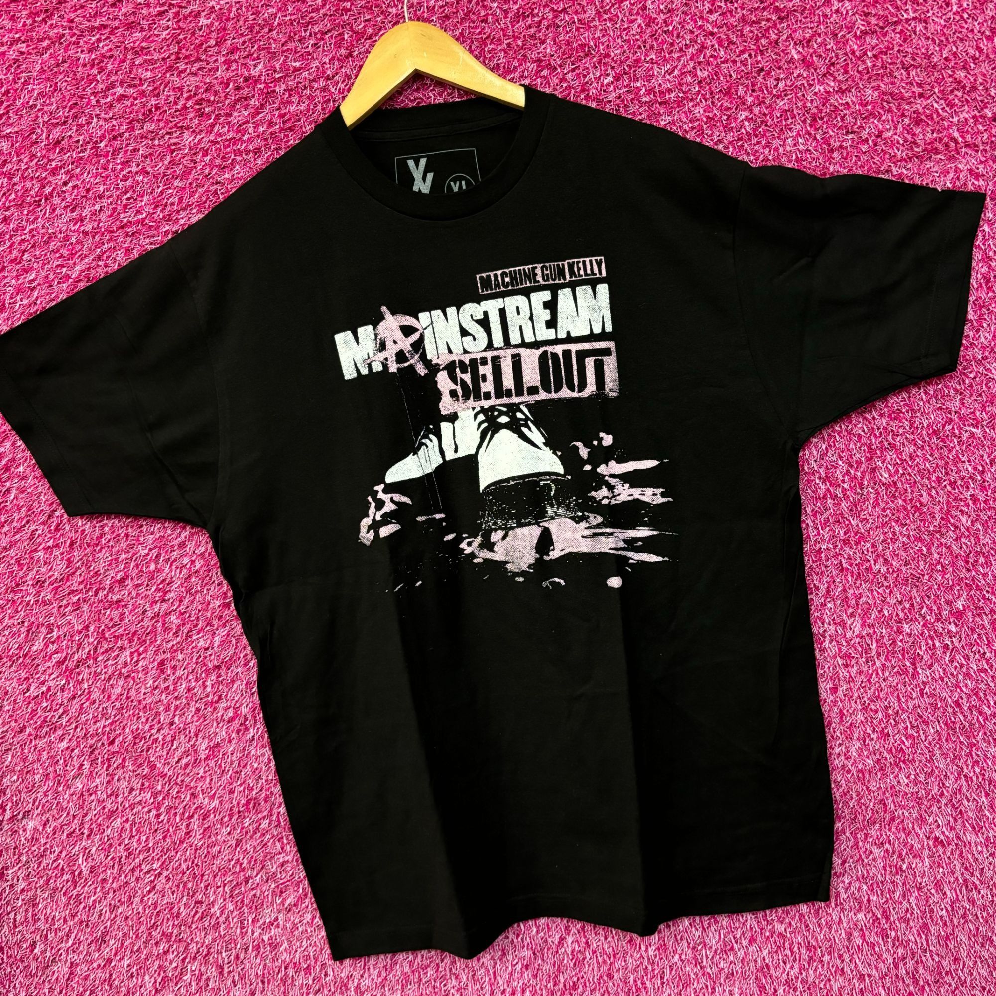 Band Tees Machine Gun Kelly Mainstream Sellout Album Pop Punk Tee XL Size US XL / EU 56 / 4 - 3 Thumbnail