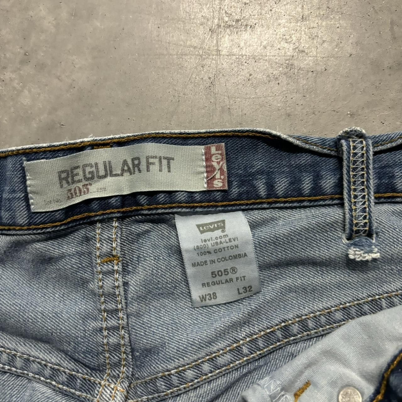 Levi's × Vintage Crazy Vintage Y2K/2000s Grunge Levi’s Medium Wash Denim Jeans! Size US 36 / EU 52 - 8 Thumbnail