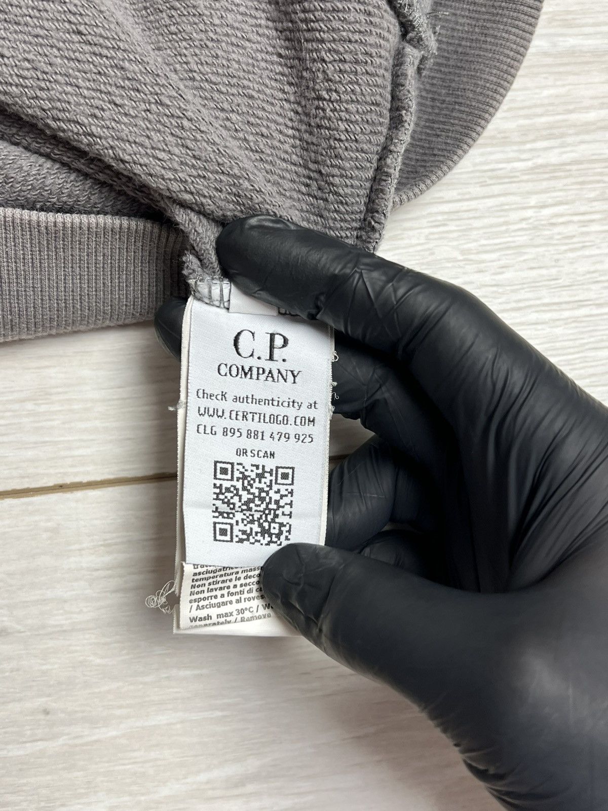 C.P. Company C.P. Company Arm Lens Crewneck Sweatshirt Grey SS20 Size US S / EU 44-46 / 1 - 15 Thumbnail