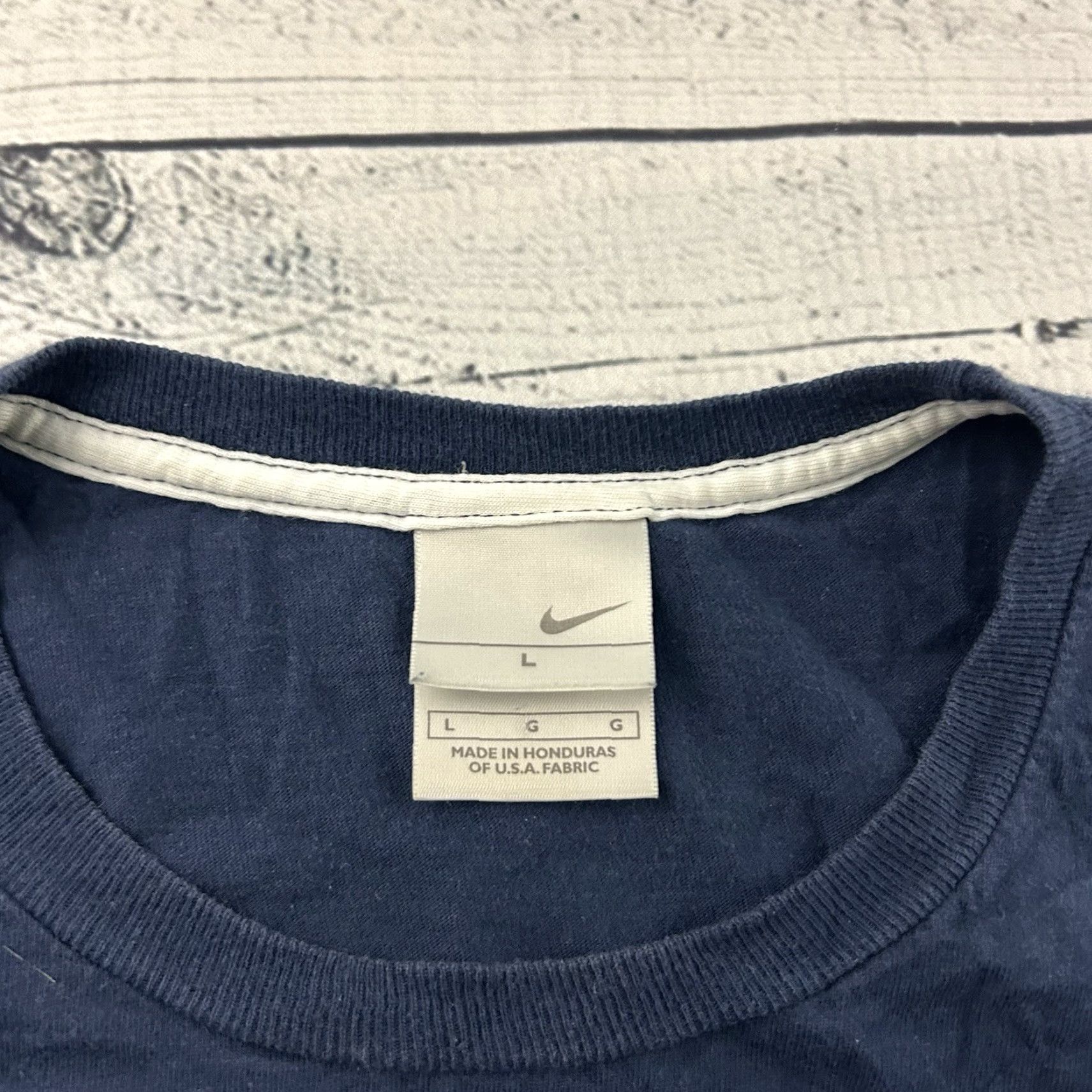 Nike Vintage Nike Short Sleeve T-Shirt Men L Blue Check Shirt Size US L / EU 52-54 / 3 - 2 Thumbnail