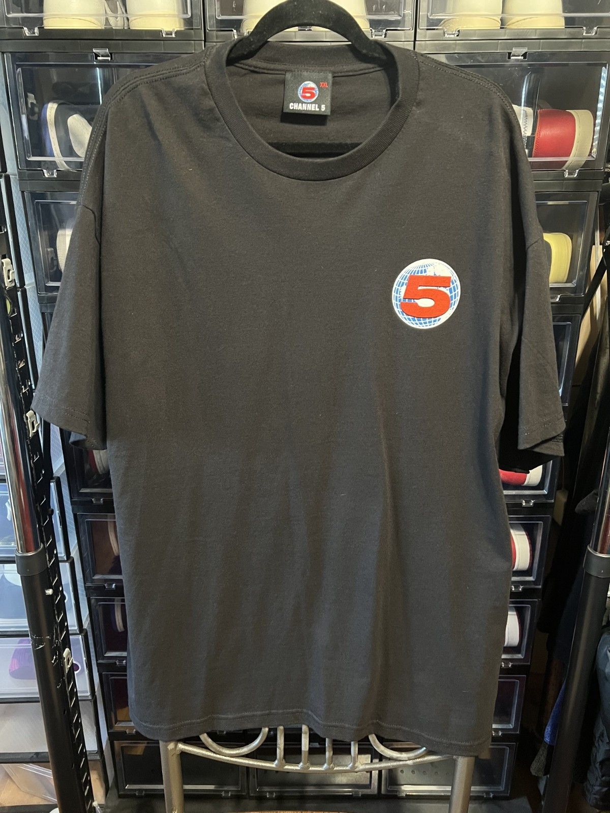 Other Channel 5 News Andrew Callaghan Globe XXL T-Shirt 2022 Size US XXL / EU 58 / 5 - 1 Thumbnail
