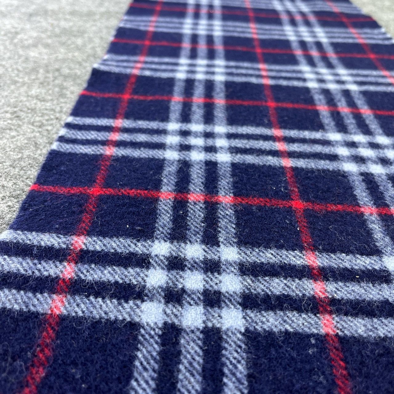 Burberry Burberrys Scarf / Muffler / Neckwear T648 Size ONE SIZE - 7 Thumbnail
