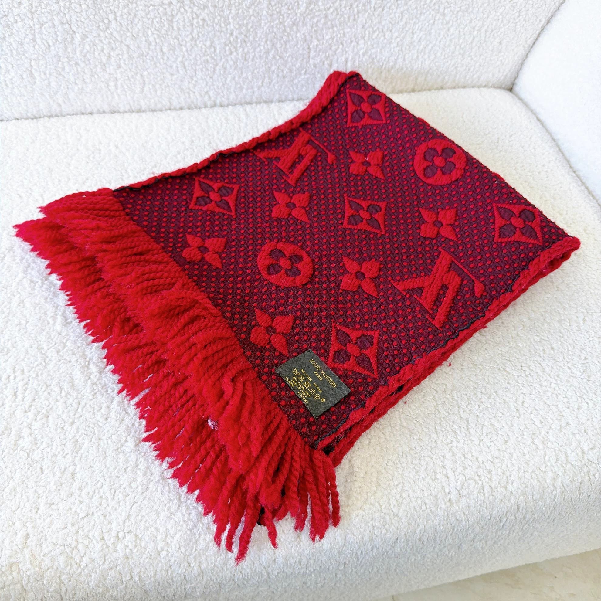 Louis Vuitton Louis Vuitton Red Wool Full Logo Fringe Scarf Size ONE SIZE - 4 Thumbnail