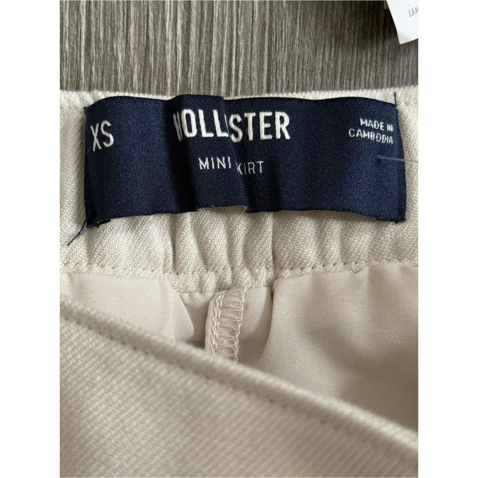 Hollister Hollister Cream Pleated Skirt Size XS NWT Preppy Academia Size 24" / US 00 / IT 34 - 3 Thumbnail