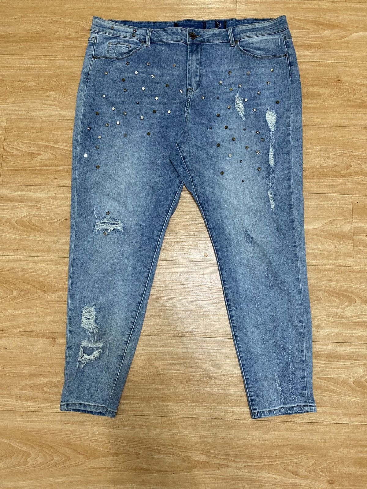 Punk Distressed Studded Jeans –Ripped Denim with Metal Rivet
