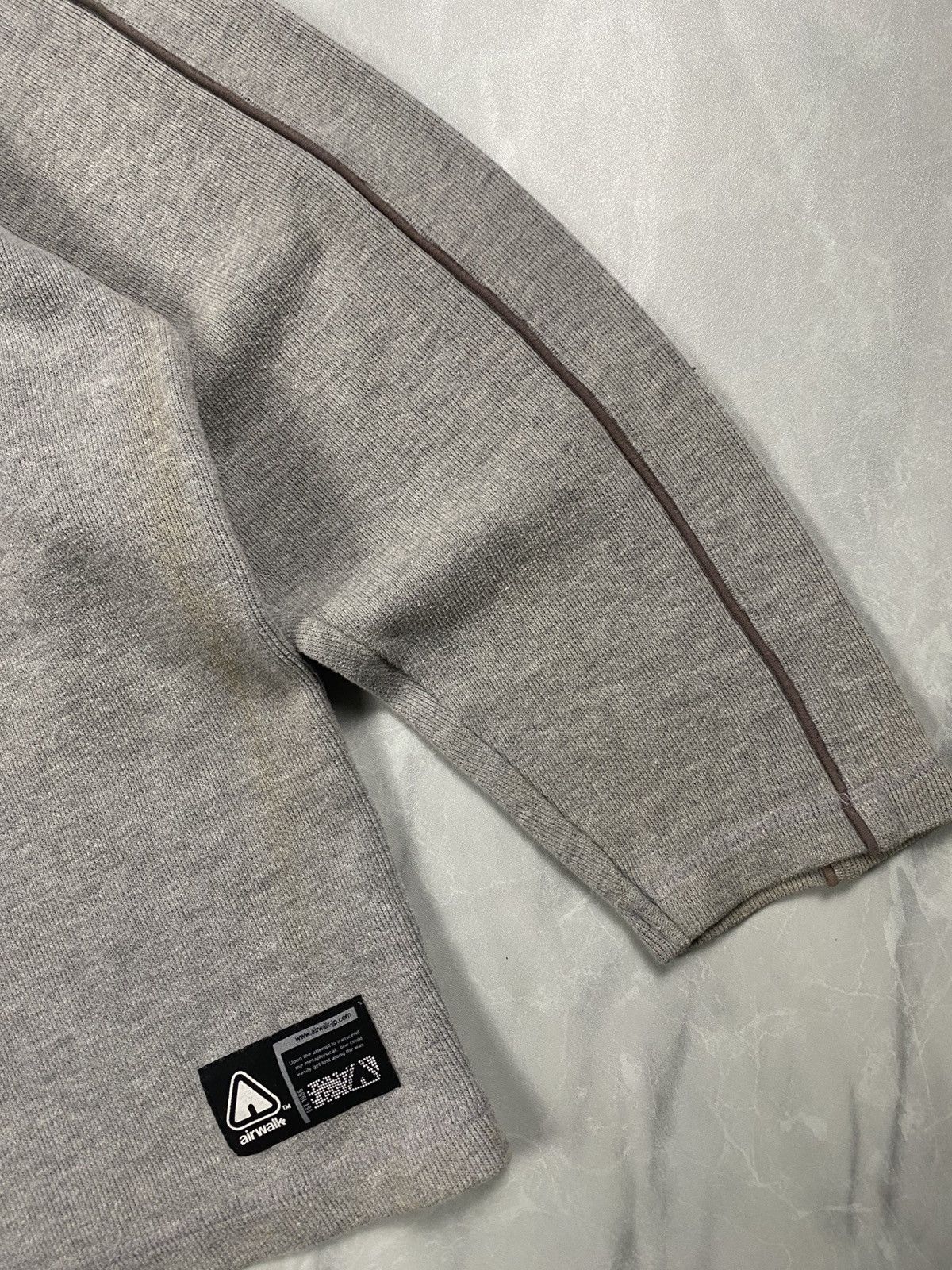 Airwalk Vintage y2k Airwalk Skatebord V Neck Knit Sweatshirt Size US M / EU 48-50 / 2 - 3 Thumbnail