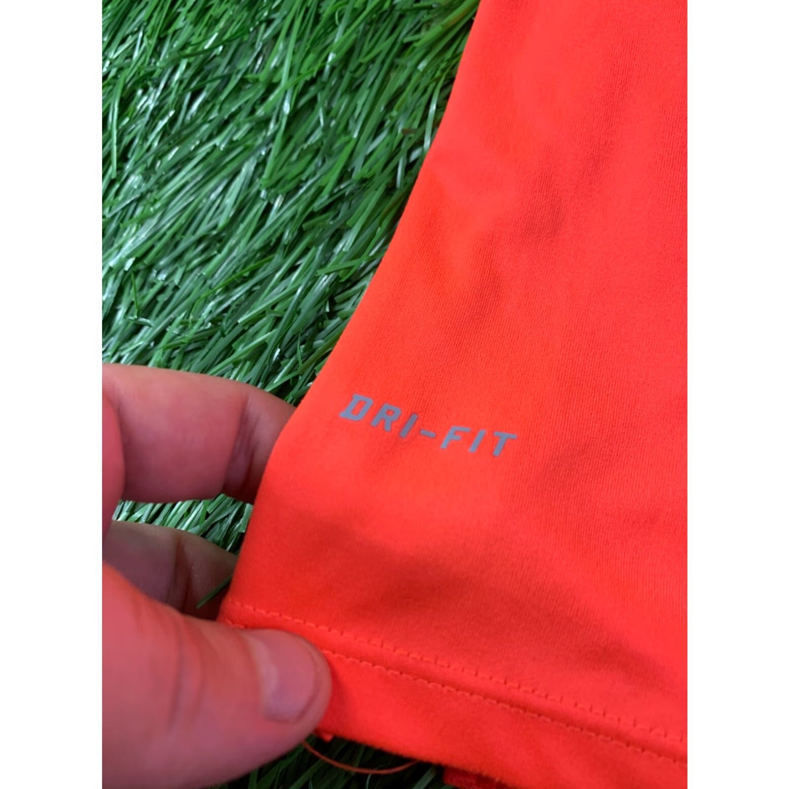 Nike NIKE RUNNING DRI-FIT ORIGINAL 2013 MEN SHIRT JERSEY T-SHIRT M ORANGE GRAY Nike Running T-Shirt Men M Short Sleeve Crew Neck 2013 Dri-Fit Running Size US M / EU 48-50 / 2 - 6 Thumbnail