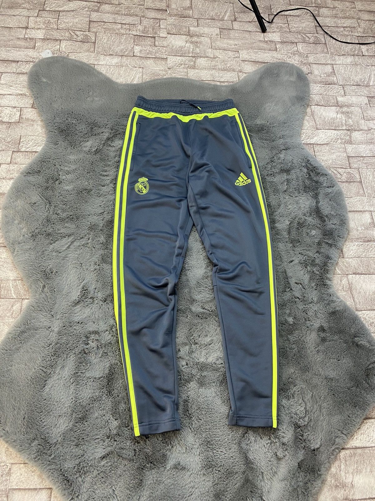 Adidas × Vintage Adidas Real Madrid Track Pants/Joggers Green Stripe Size S Size US 32 / EU 48 - 3 Thumbnail
