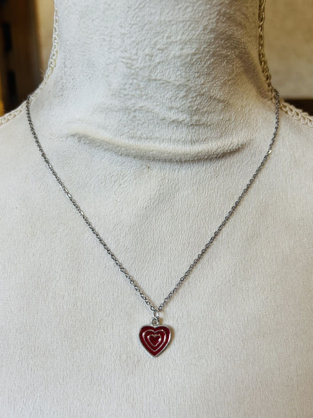 Handmade Handcrafted vintage red enamel heart pendant necklace Size ONE SIZE - 2 Thumbnail