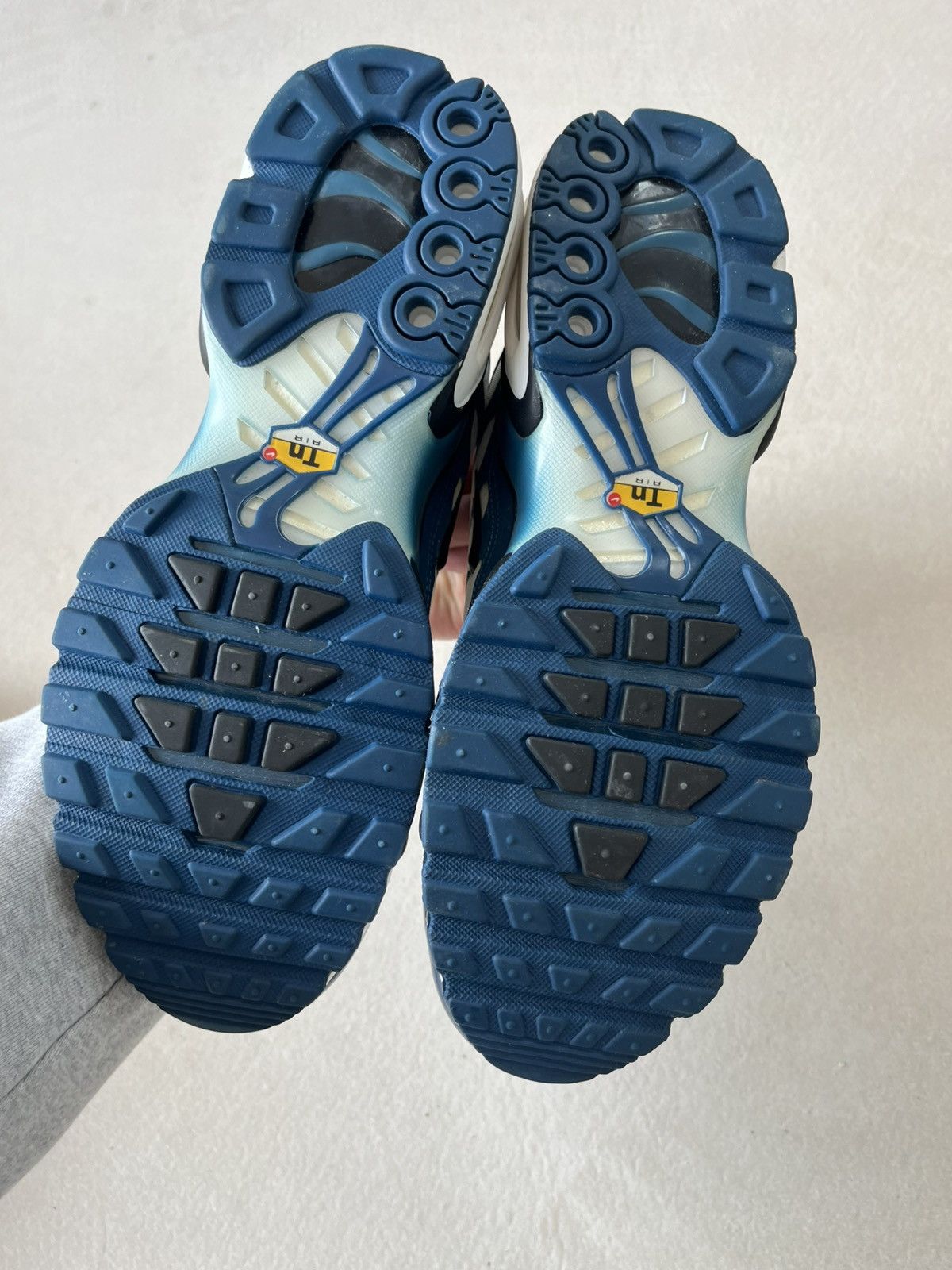 Nike Nike Air Max Plus TN Blue Force (2018) CD7061-100 Tuned OG Size US 8.5 / EU 41-42 - 3 Thumbnail