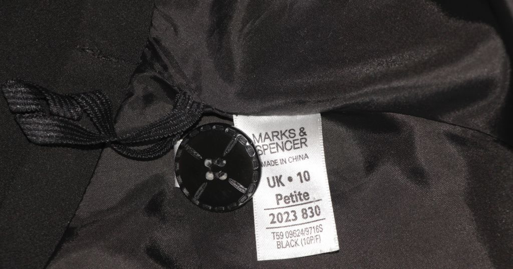 Japanese Brand Vintage Maxi Skirt With Bondage (ET1)(D15) Size 26" / US 2 / IT 38 - 9 Thumbnail