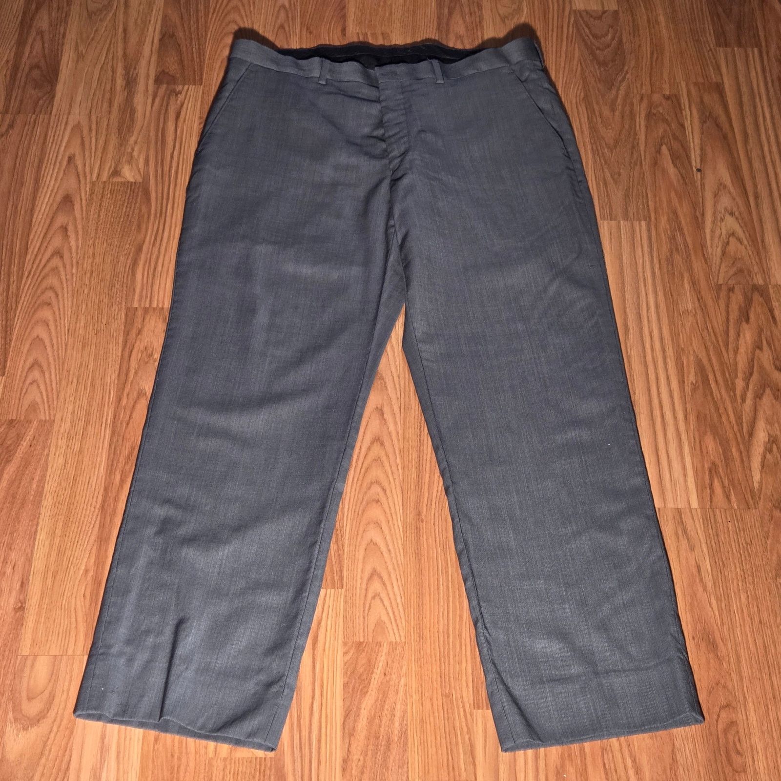 Calvin Klein Stylish Men's Calvin Klein 100% Wool Grey Slacks 33W 32L Size US 33 - 3 Thumbnail