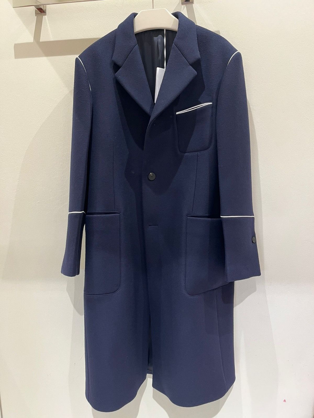Salvatore Ferragamo o1s1rm1224 Coat in Navy Blue Size US L / EU 52-54 / 3 - 1 Preview