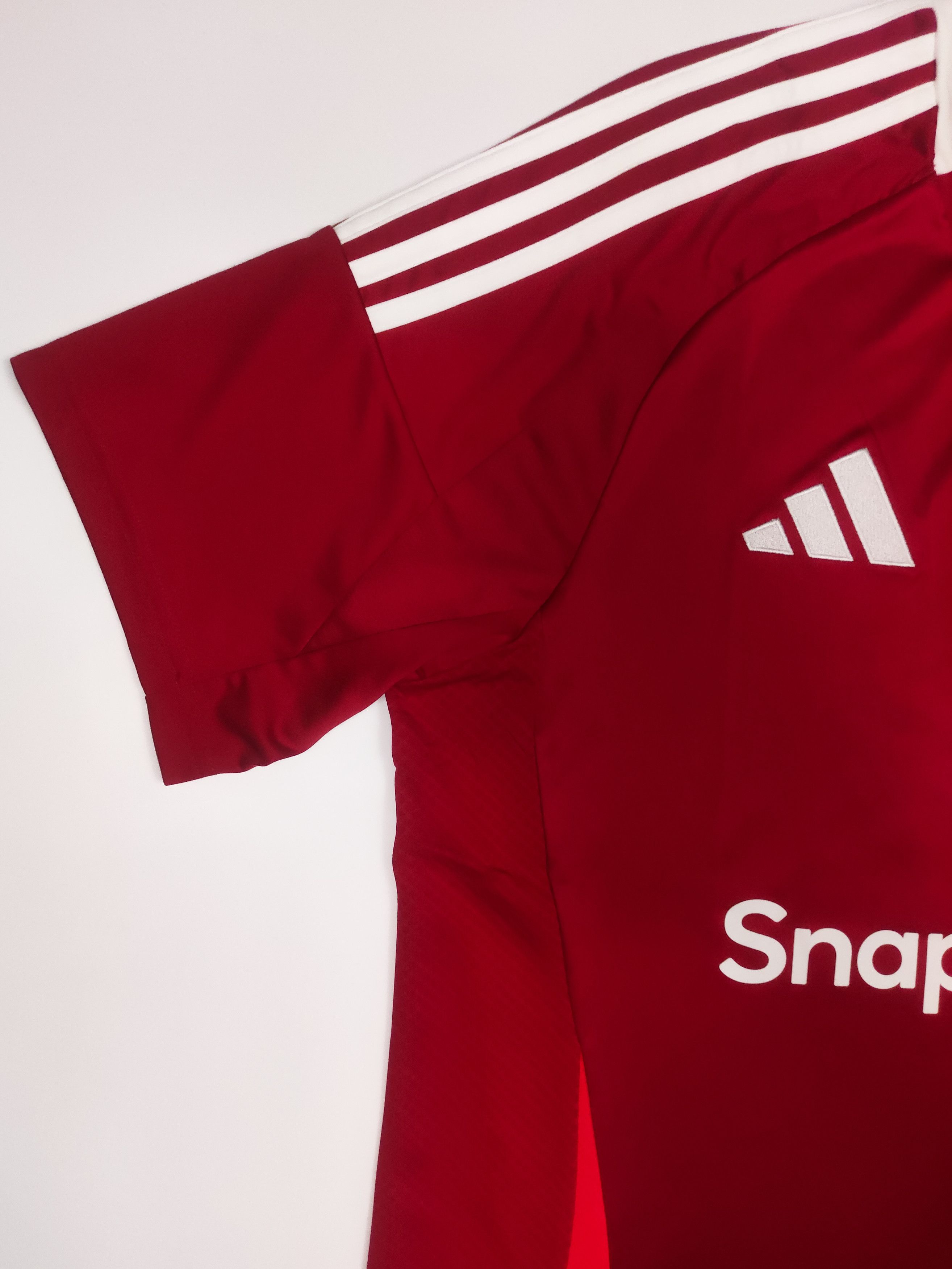 Adidas BNWT B. Fernandes #8 Manchester United 2024 2024 Adidas Home Size US L / EU 52-54 / 3 - 13 Thumbnail