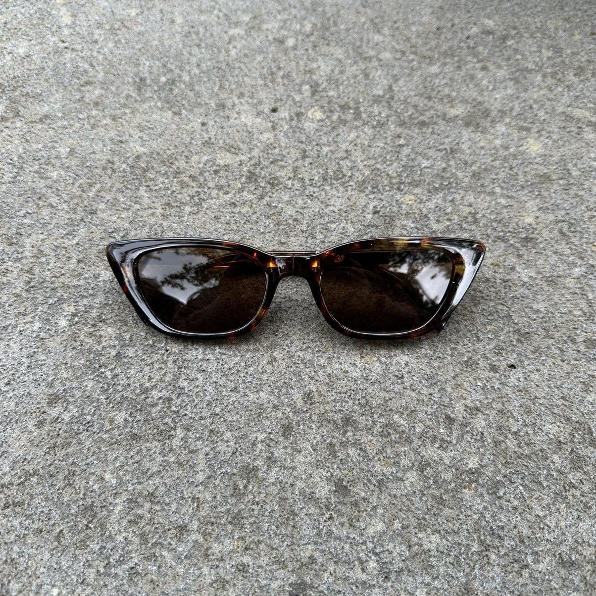 Vintage Y2K Unisex Sunglasses Retro Fashion Shades JD8566-6-02 Size ONE SIZE - 1 Thumbnail
