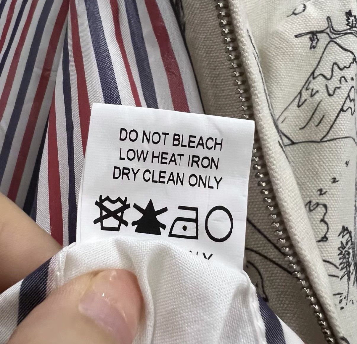 Thom Browne Thom Browne All-over Sketch Print Jacket J41 Size XS / US 0-2 / IT 36-38 - 4 Thumbnail