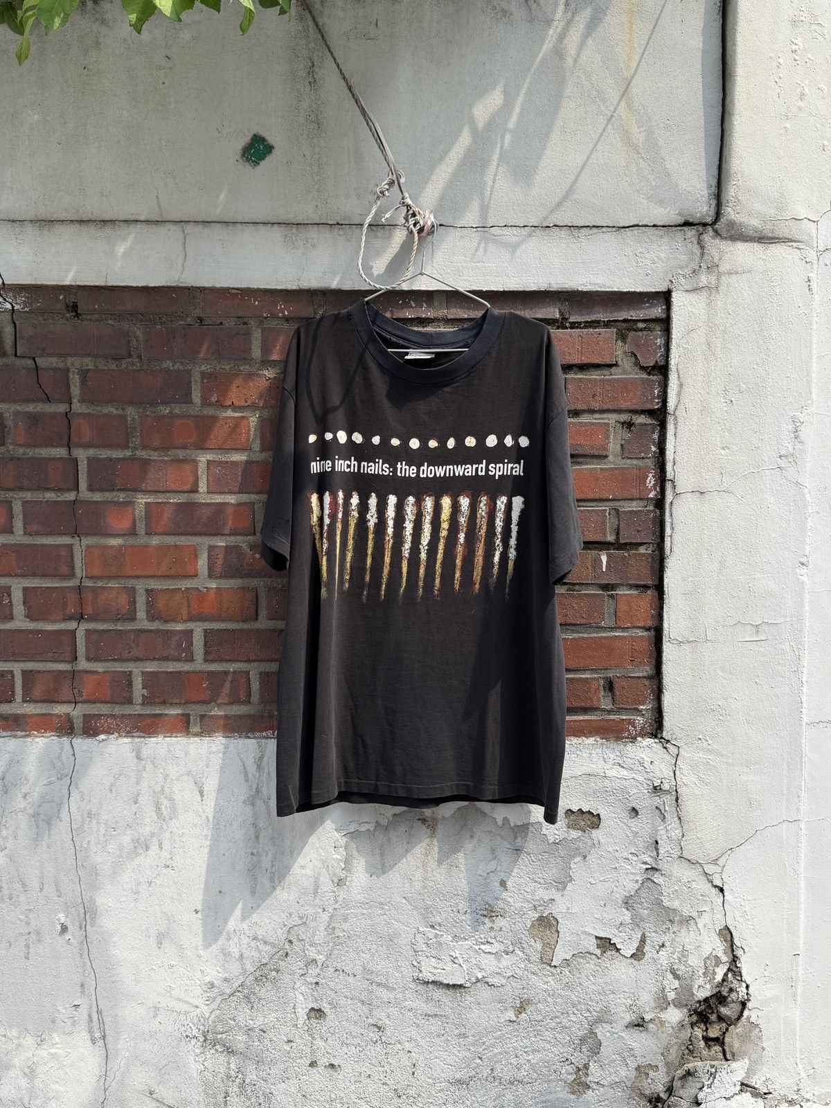Band Tees × Vintage Nine Inch Nails OG Downward Spiral Band t shirt Size US XL / EU 56 / 4 - 1 Thumbnail