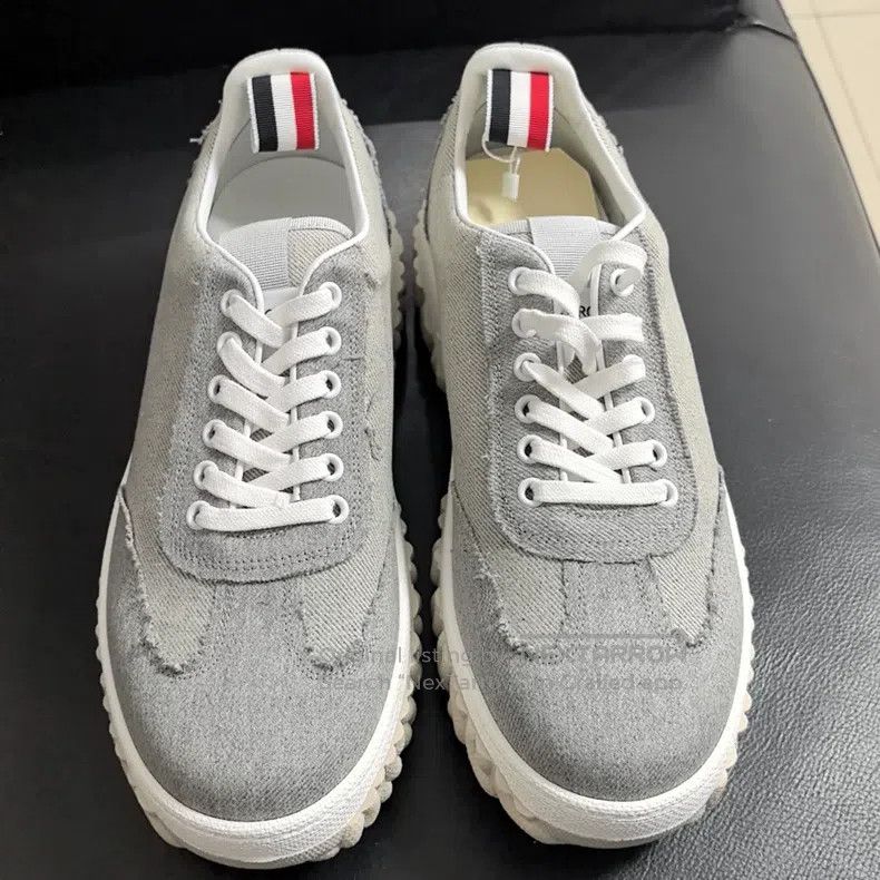 Thom Browne Fashionable board shoes