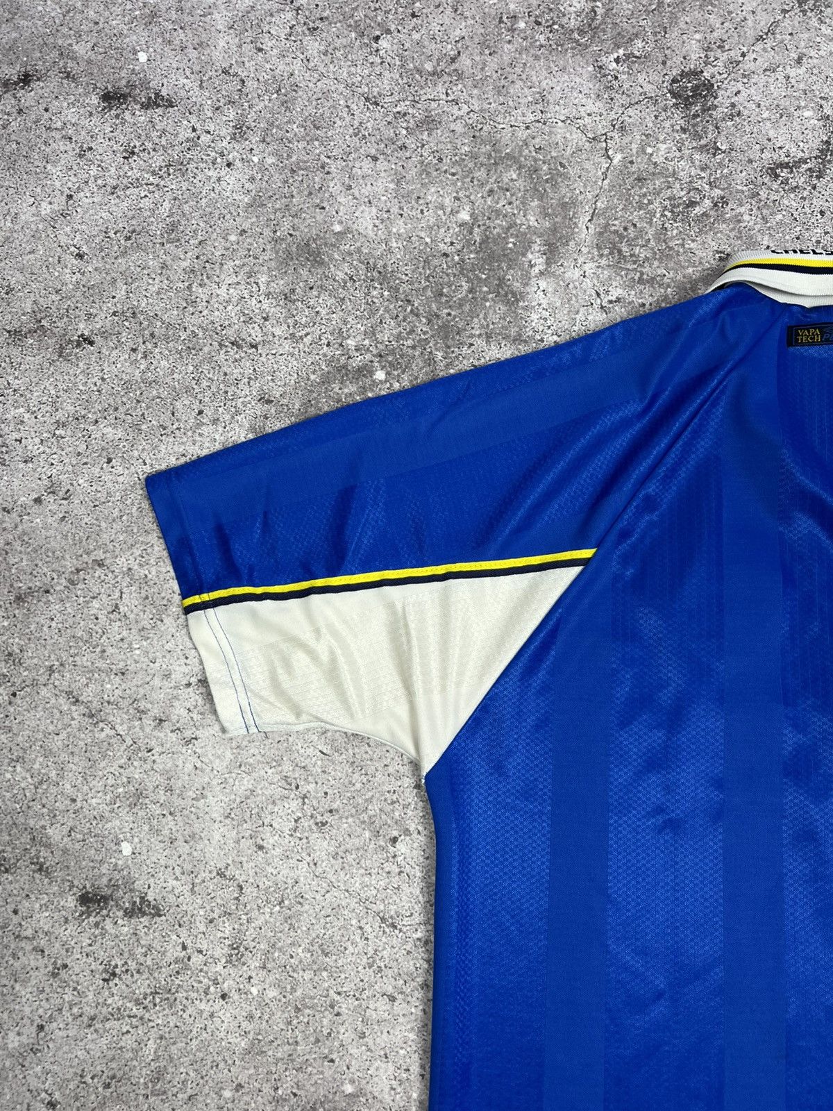 Umbro Vintage Umbro Chelsea 1997/1999 Home Football Shirt Jersey Size US L / EU 52-54 / 3 - 15 Thumbnail