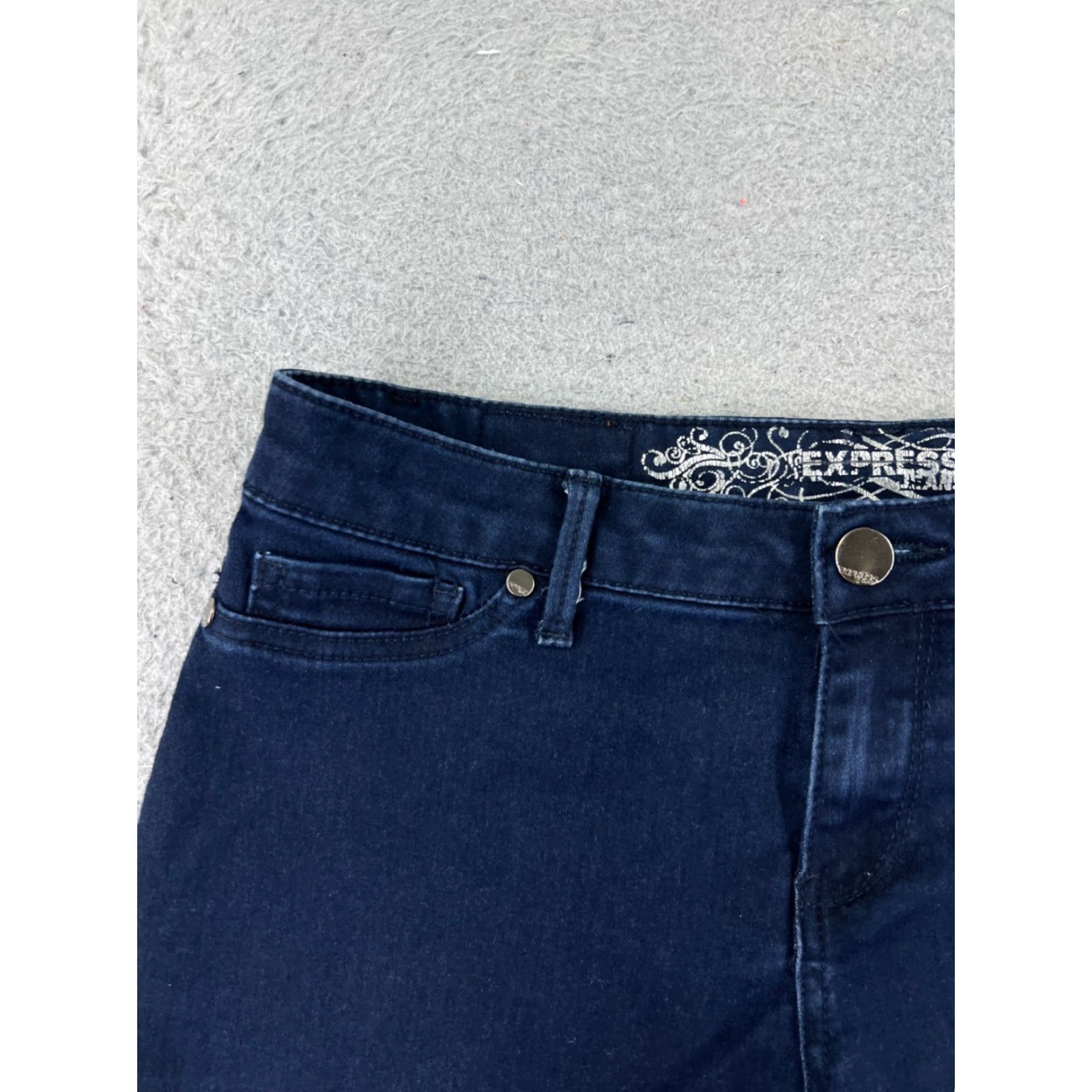 Express Express Shorts Womens 8 Blue Denim Jean Cutoff Mid Rise Dark Wash Cotton 28x4 Size 30" / US 8 / IT 44 - 4 Thumbnail