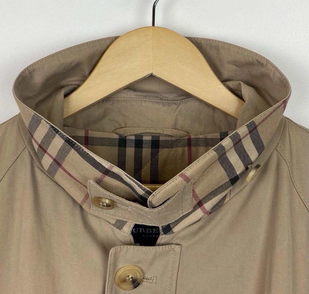 Burberry Burberry London Full Zip Collared Coat Jacket Beige Top Logo Size US XL / EU 56 / 4 - 4 Thumbnail