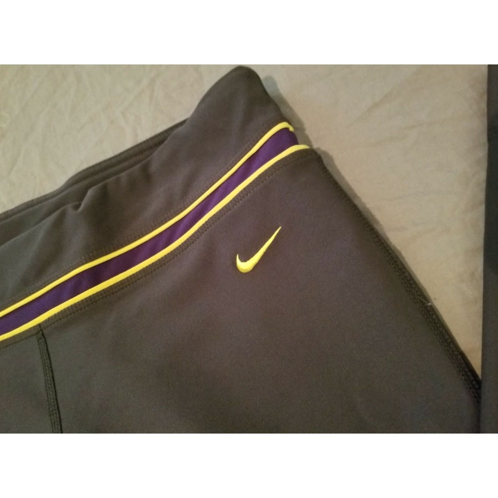 Nike **Womens Nike Gray S Size Athletic Sweatpants** User: **Womens Nike Gray S Sweatpants** Size 28" / US 6 / IT 42 - 4 Thumbnail
