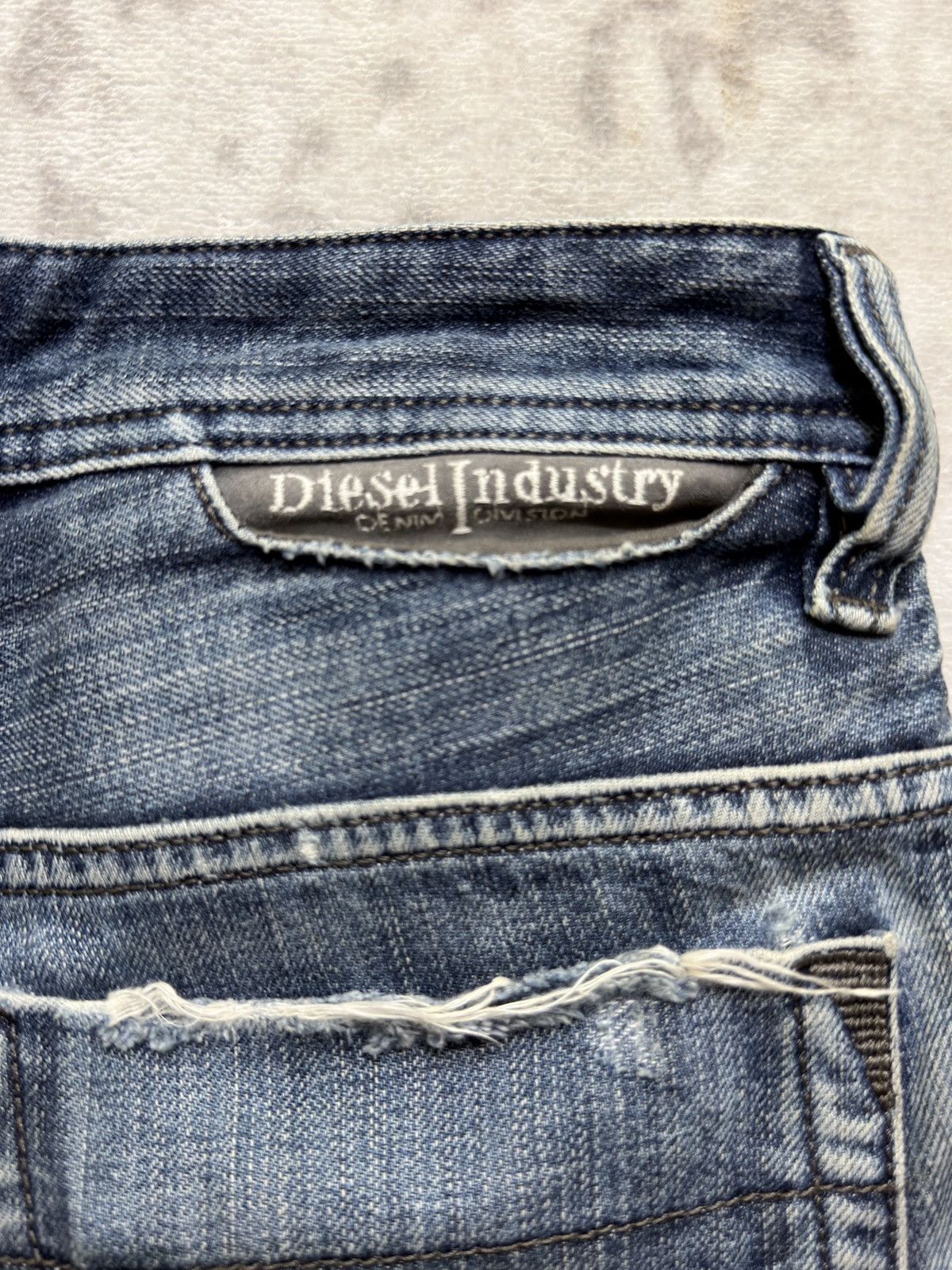 Diesel Diesel Safado Straight Fit Distressed Whiskered Denim Jeans Size US 29 - 14 Thumbnail