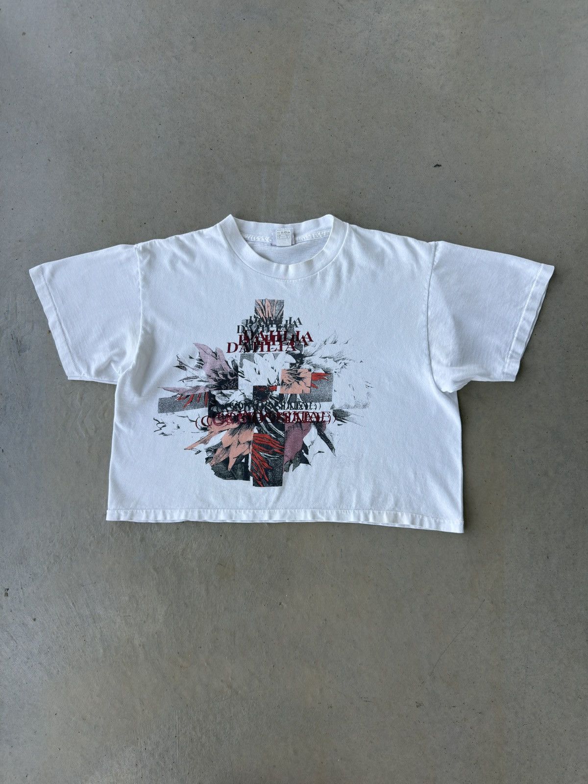 Nike Vintage 90s Nike Dahlia Flower Crop Top T Shirt Size M / US 6-8 / IT 42-44 - 1 Thumbnail