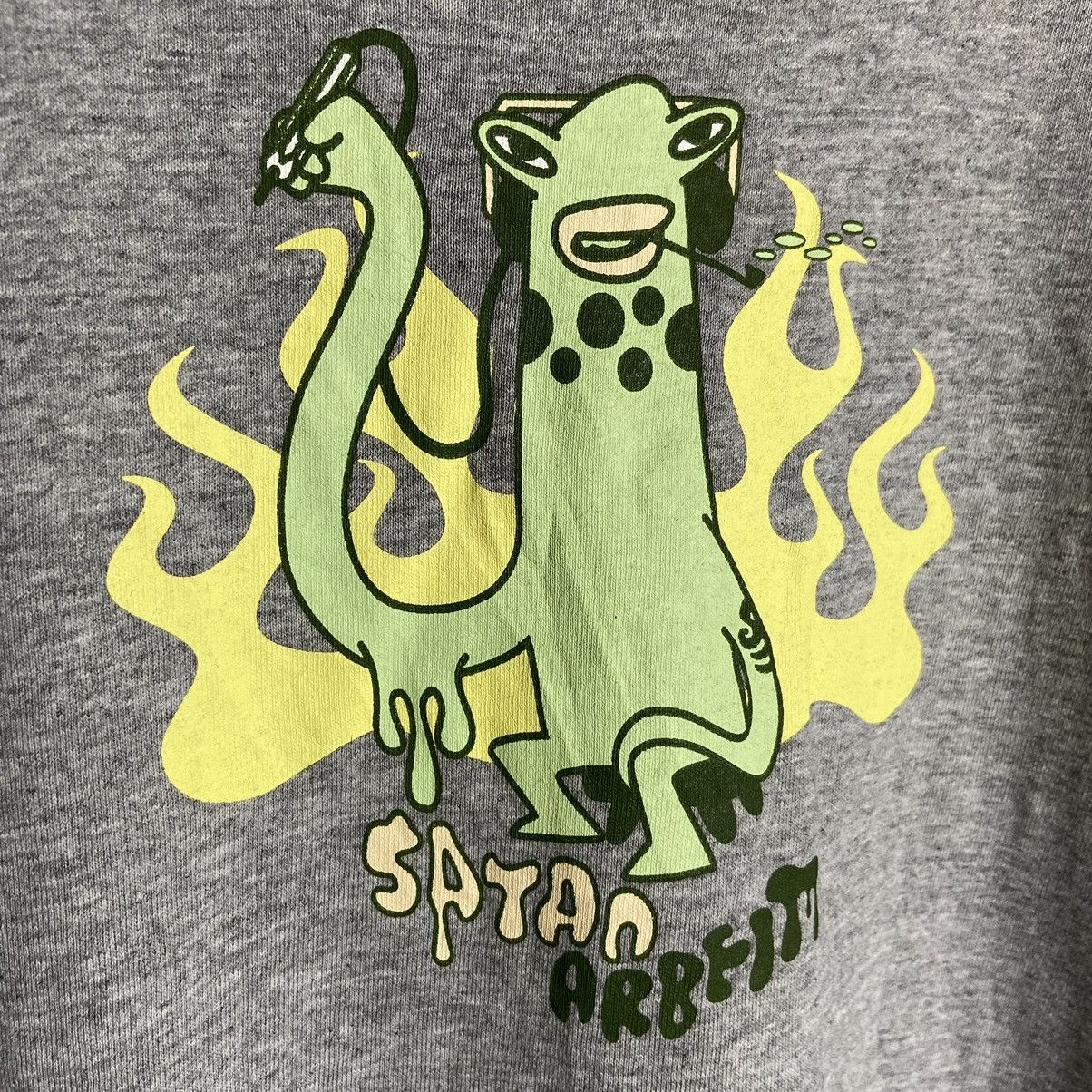 Japanese Brand × Vintage Vintage Satan Arbeit Alien Monster T-Shirt Size US XL / EU 56 / 4 - 3 Thumbnail