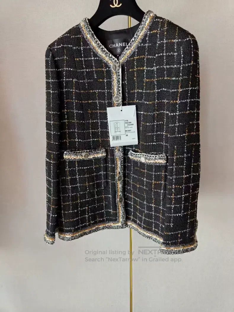 Chanel Chanel Black current jacket Size XS / US 0-2 / IT 36-38 - 2 Thumbnail
