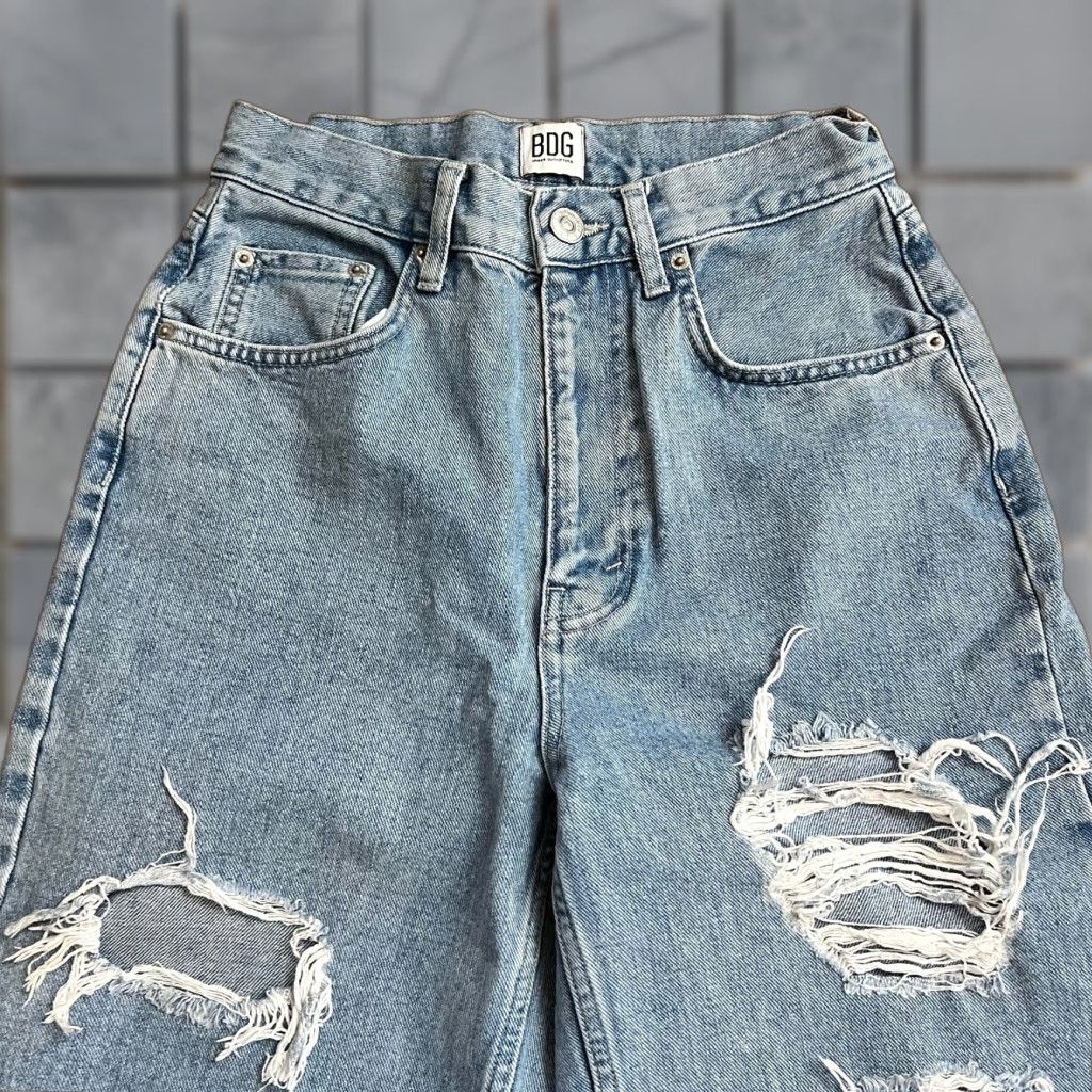 Bdg BDG Urban Outfitters Jeans Womens 27 High Rise Baggy Distressed Thrashed Denim Womens Jeans 27 Blue Size 27" / US 4 / IT 40 - 1 Thumbnail