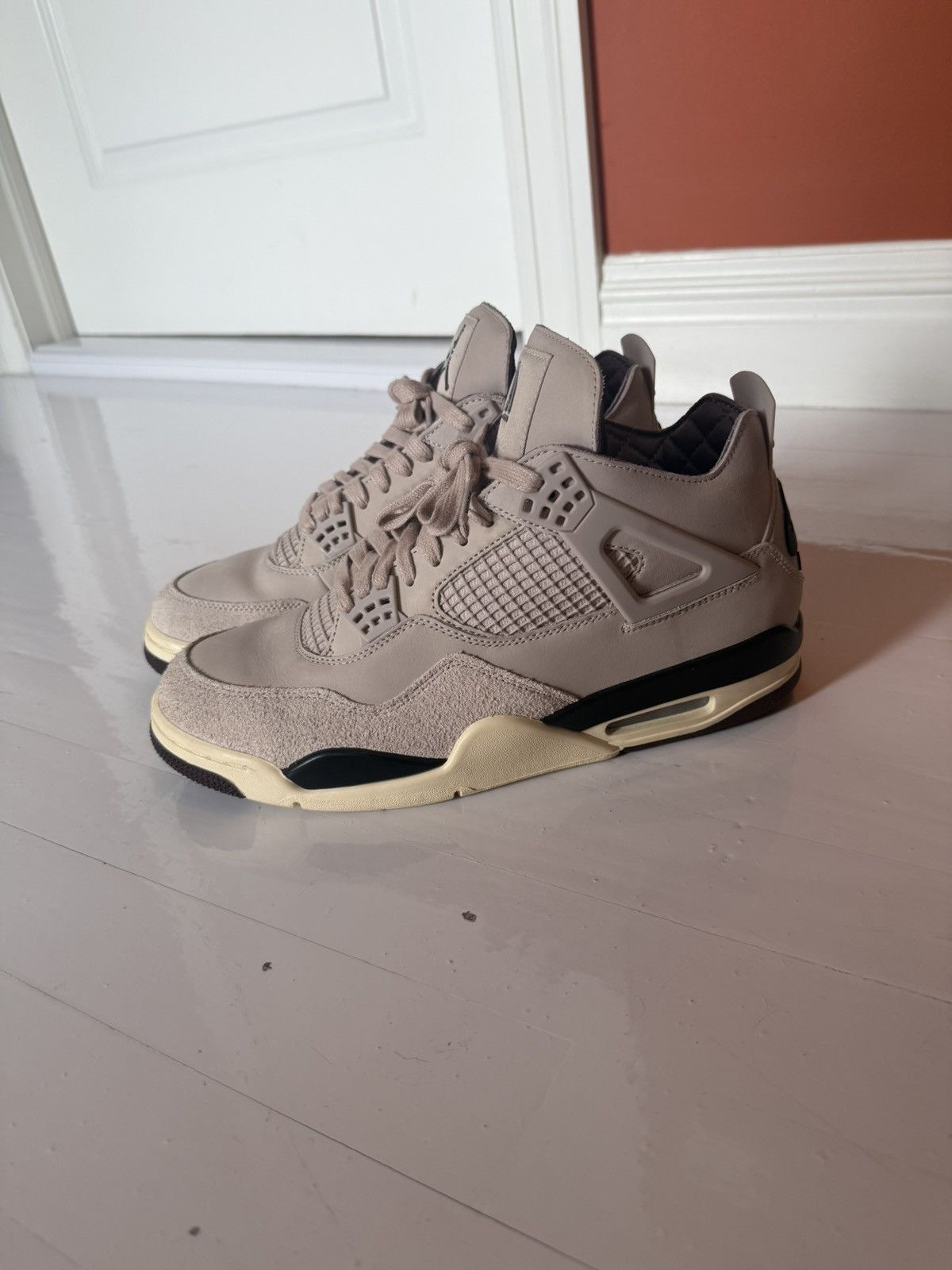 A MA MANIÉRE X AIR JORDAN 4 W.Y.W.S.