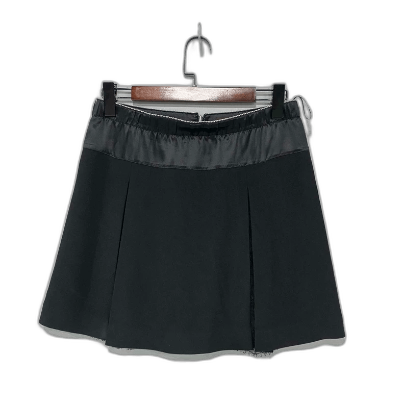Louis Vuitton Black Louis Vuitton Pleated Skirt Size 38" / US 16 / IT 52 - 1 Thumbnail
