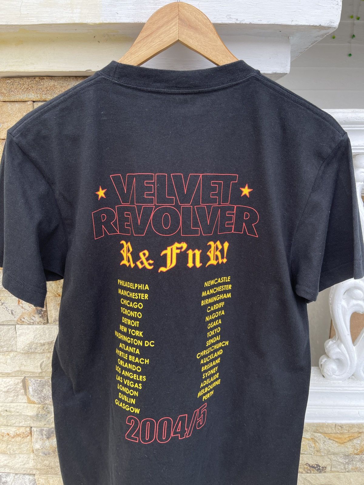 Band Tees Rare🔥Vintage y2k VELVET REVOLVER Sexy Girl T Shirt Size US M / EU 48-50 / 2 - 4 Thumbnail