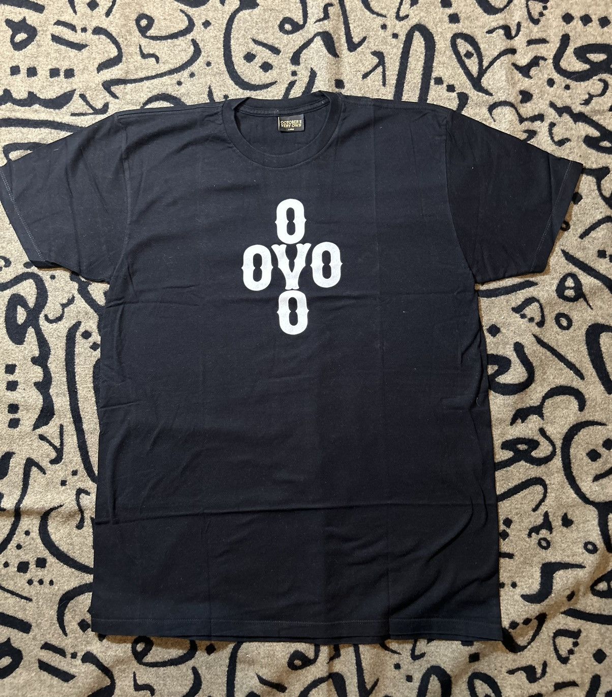October's Very Own 2016 Og PomPom Tshirt Size US L / EU 52-54 / 3 - 3 Thumbnail