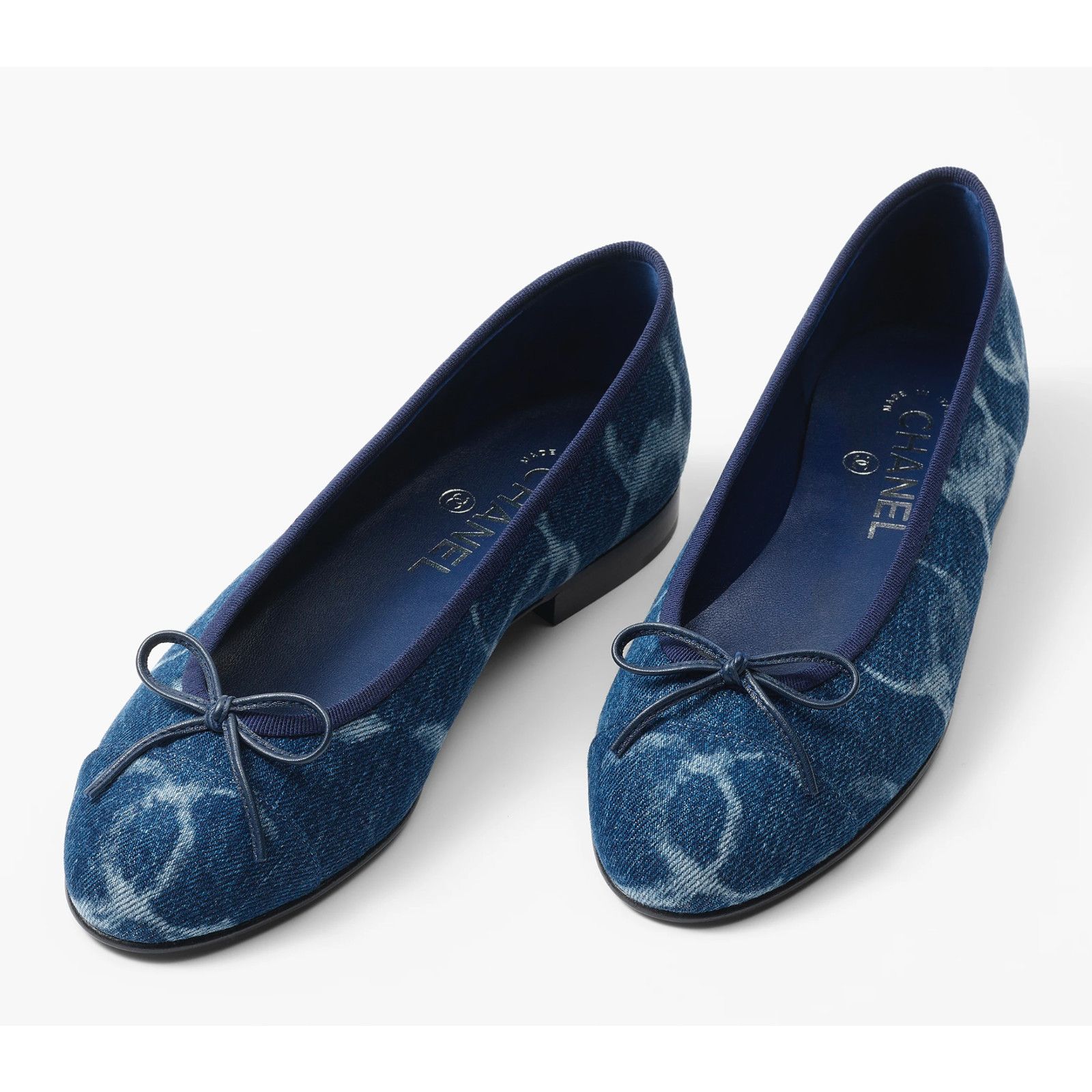 Chanel 23B Printed Denim CC Logo Bow Tie Ballet Ballerina Flat 38 Size US 8 / IT 38 - 7 Thumbnail