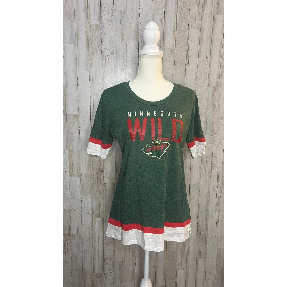 NHL NWT Minnesota Wild Women's Medium Green Short Sleeve T-Shirt Size M / US 6-8 / IT 42-44 - 1 Thumbnail