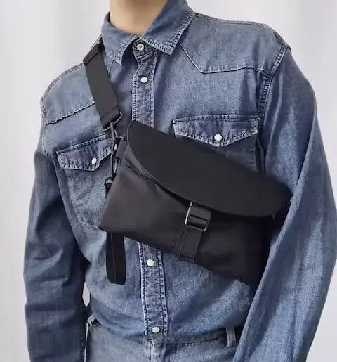 Japanese Brand Y2k buckle side bag crossbody fanny pack Size ONE SIZE - 3 Thumbnail