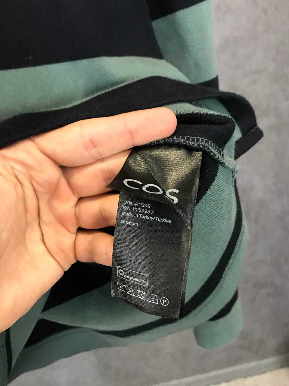 Cos × Designer Cos designer striped sweatshirt Size US L / EU 52-54 / 3 - 4 Thumbnail