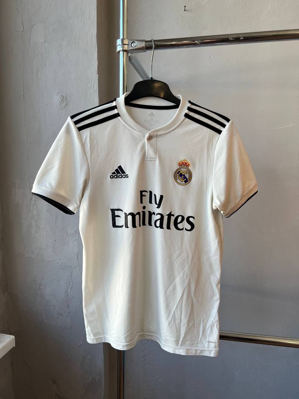 Adidas 2018/19 REAL MADRID HOME SOCCER JERSEY FOOTBALL SHIRT SIZE S Size US S / EU 44-46 / 1 - 2 Thumbnail