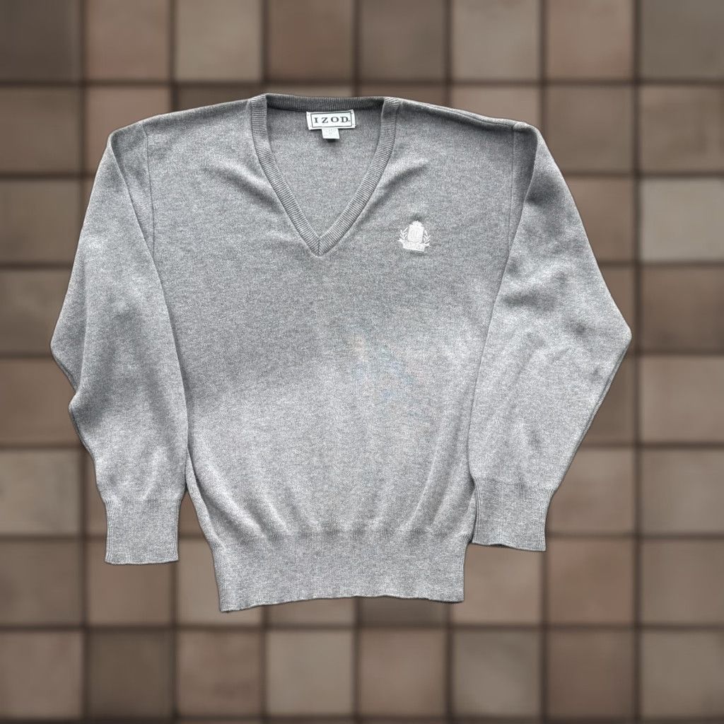 Izod VINTAGE IZOD Sweater Mens Medium Gray V-Neck Pullover Crest Made in USA 90s Size US M / EU 48-50 / 2 - 1 Thumbnail