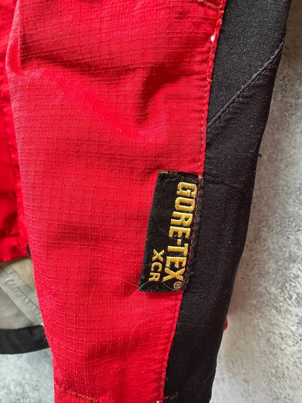 Berghaus Berghaus Gore-Tex XCR Extrem Windbreaker Black/Red Jacket Size US L / EU 52-54 / 3 - 18 Thumbnail