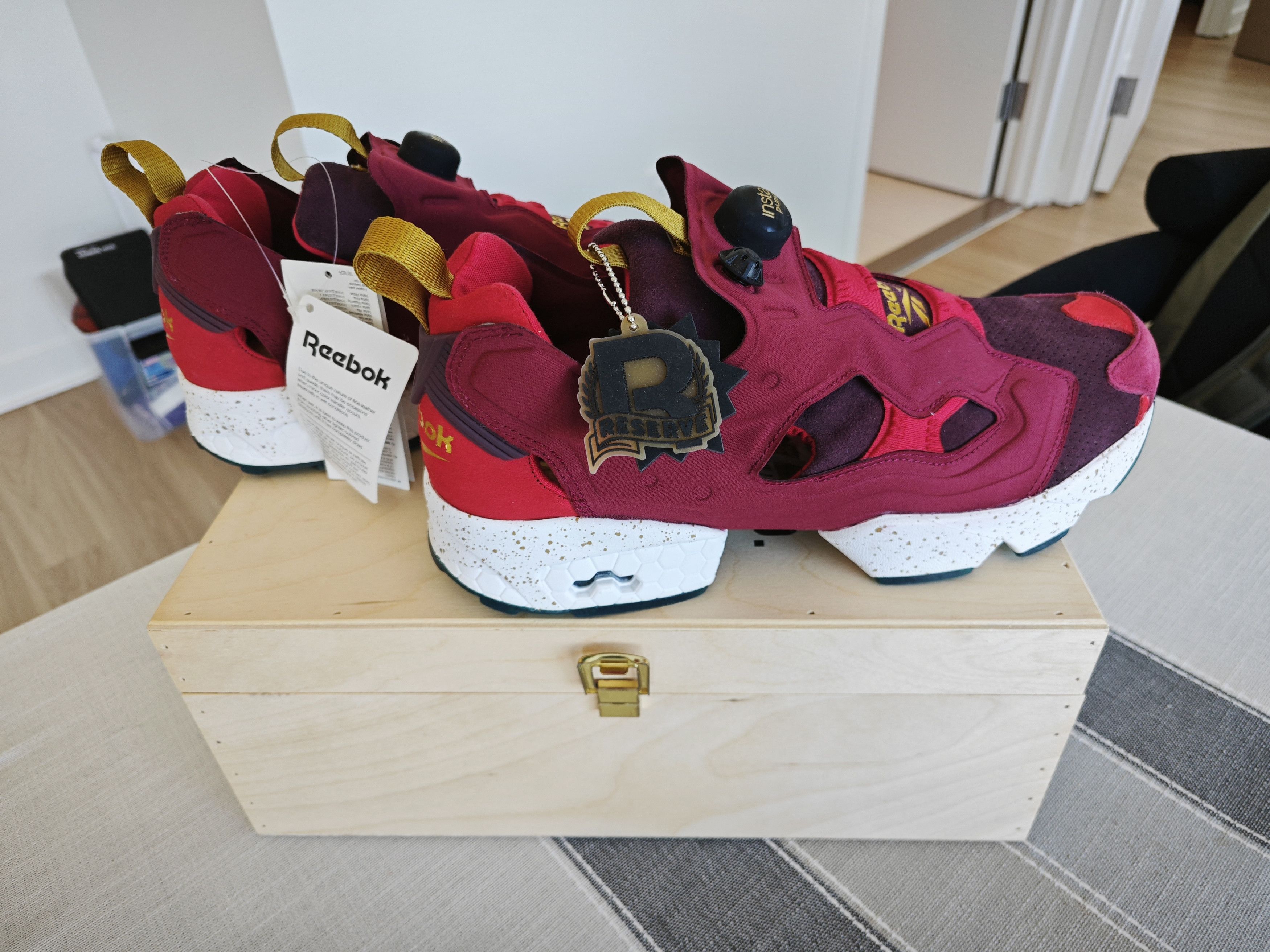 BRAND NEW! END x Reebok Insta Pump Fury “Claret” Special Box