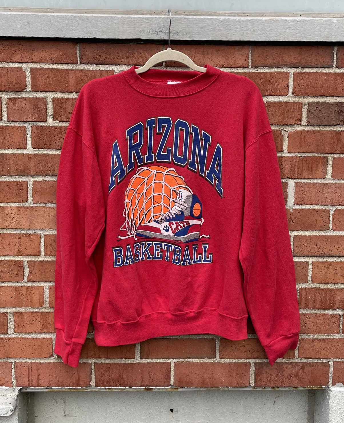 Tultex Vintage 90s Tultex Arizona Wildcats Basketball Crewneck Size US L / EU 52-54 / 3 - 1 Thumbnail
