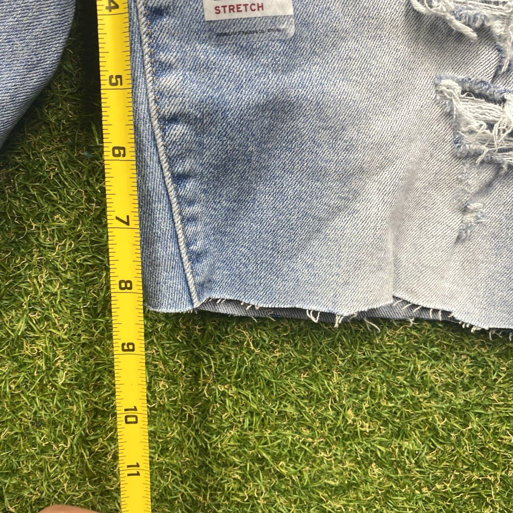 Levi's VINTAGE Levi's Silvertab Jeans Womens 27 High Waisted Mom Shorts 90s Retro Distressed NWT Blue 100% Cotton Jeans Womens Size 27" / US 4 / IT 40 - 7 Thumbnail