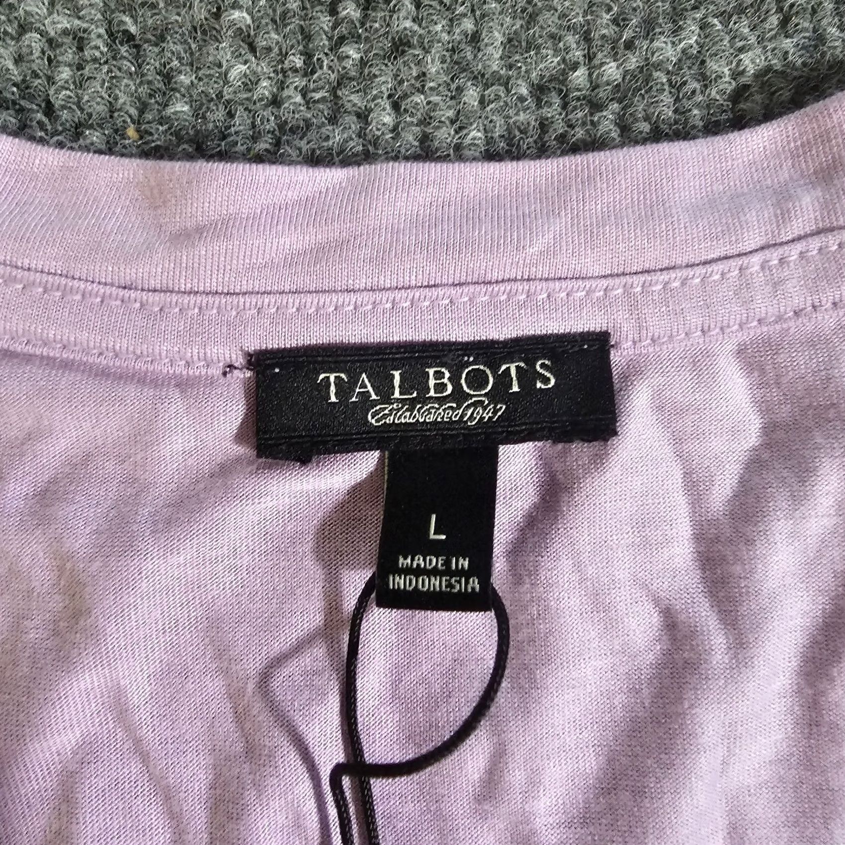 Talbots Talbots Top Shirt Womens Large Purple Beaded Neckline Long Sleeve Classic Casual Shirt Womens Large Purple Beaded Neckline Long Sleeve Talbots Blouse Size L / US 10 / IT 46 - 3 Thumbnail