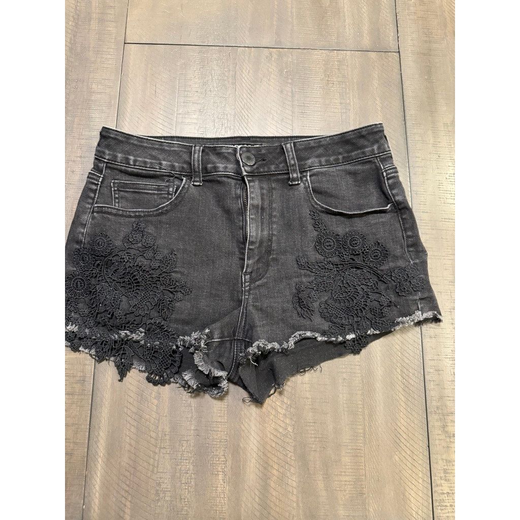American Eagle Outfitters American Eagle Super Stretch HiRise Shorts Crochet Black Size 32" / US 10 / IT 46 - 1 Thumbnail